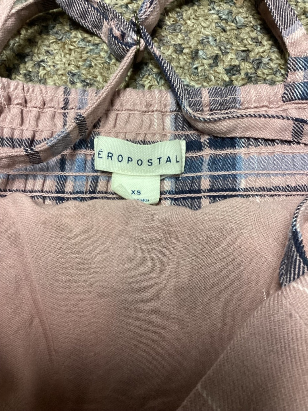 Aeropostale Plaid Pink and Navy Crop Cami Top Size XS - Picture 3 of 6
